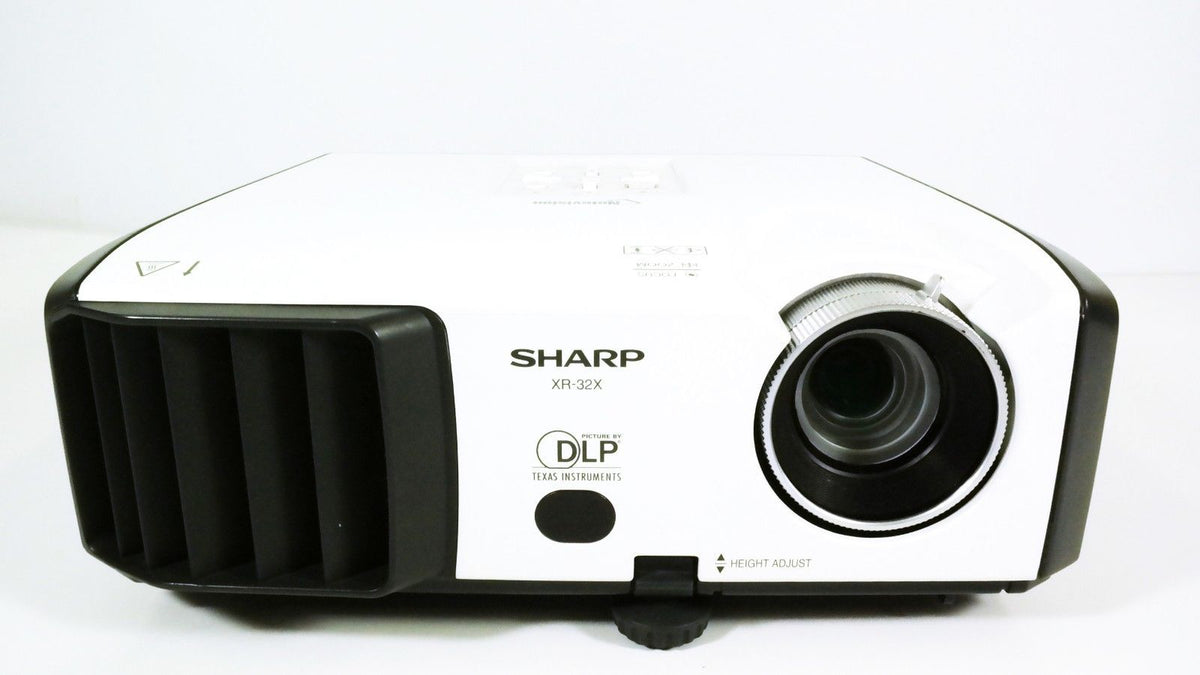 Sharp XR32X DLP Projector 2500 HD 1080i/p HDMIadapter Included
